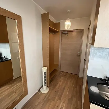 Self Check-in 24-7 And Free Parking - Pets Allowed