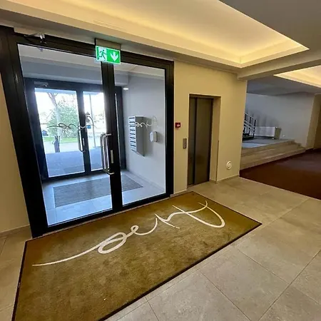 Self Check-in 24-7 *